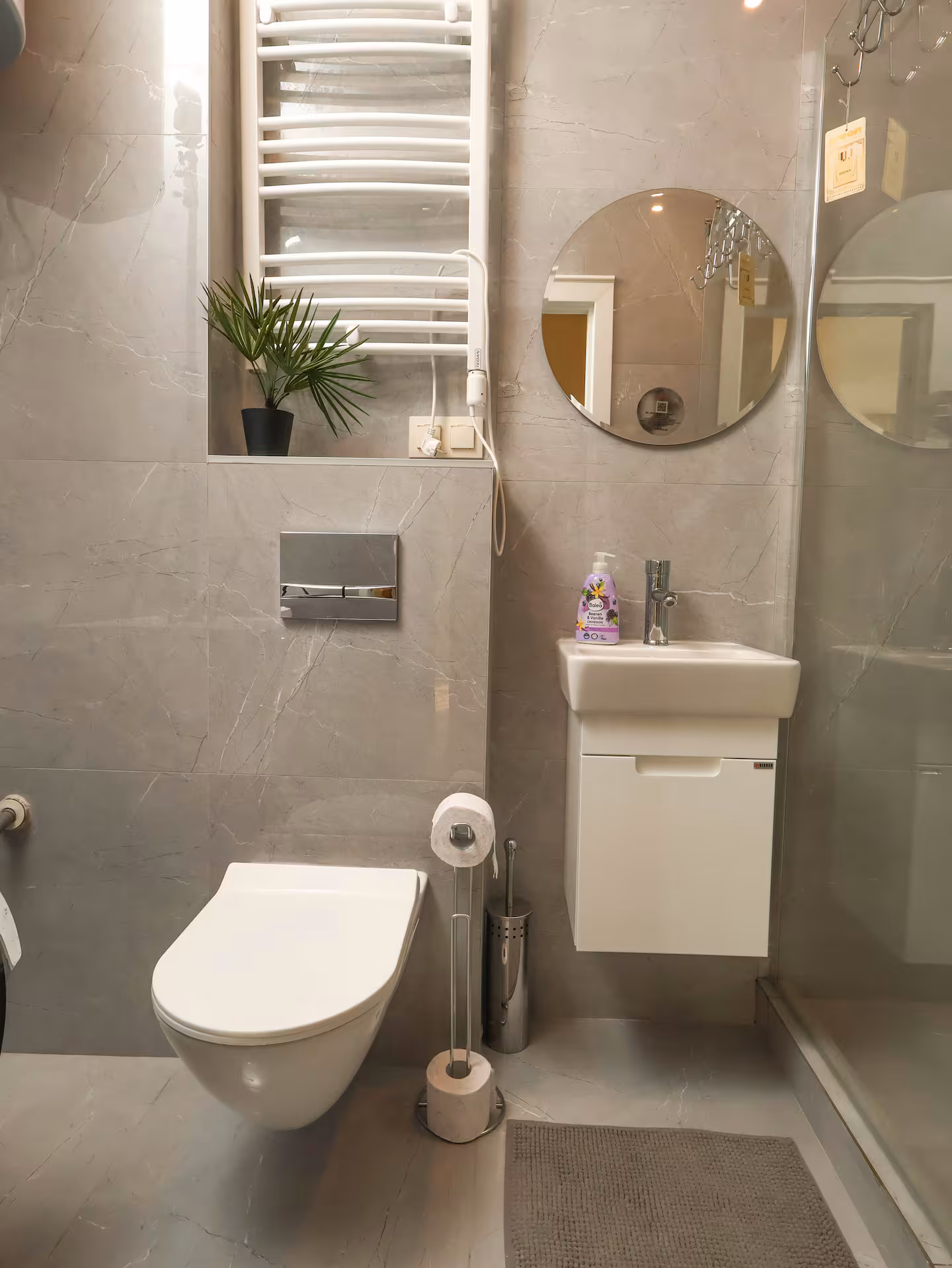 Cozy Seaview Varna Apartment