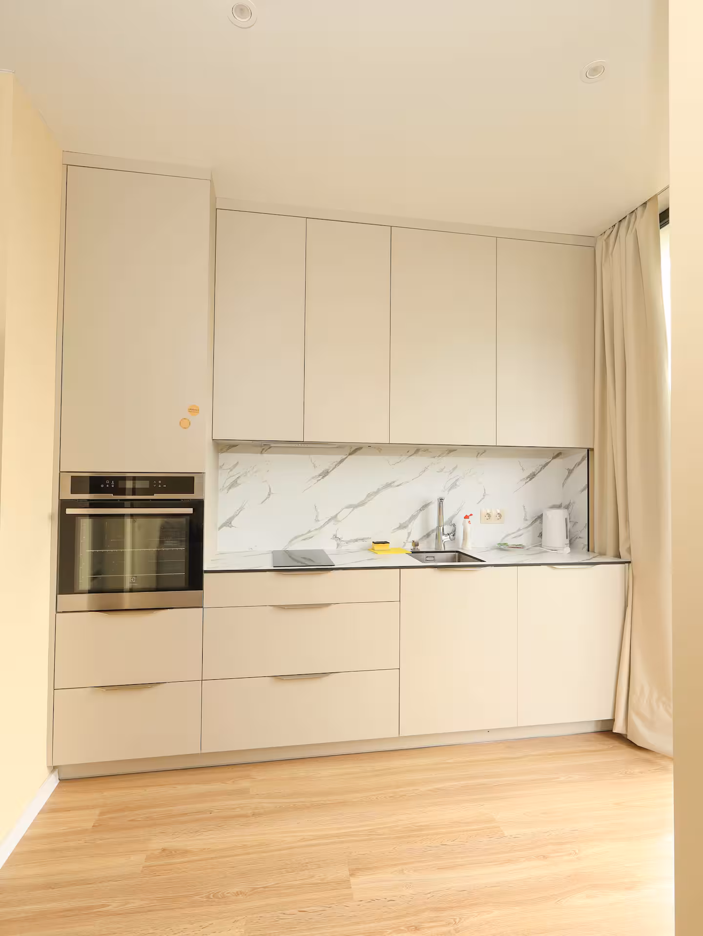Cozy Seaview Varna Apartment