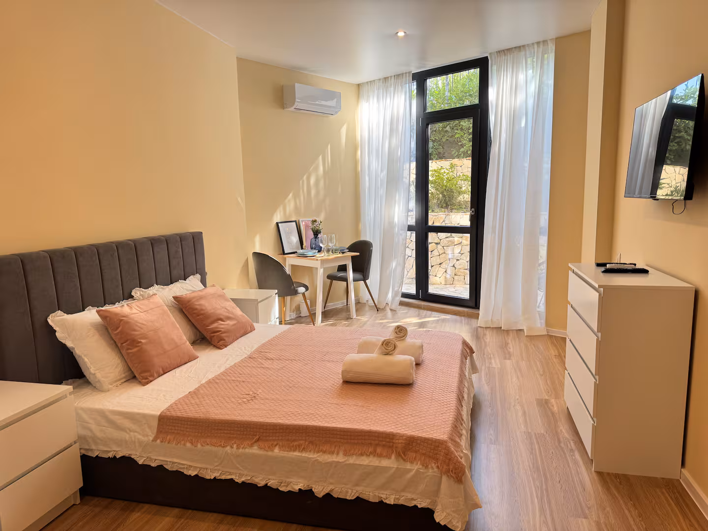 Aqua view Lux apart next to the sea / pool photo 12