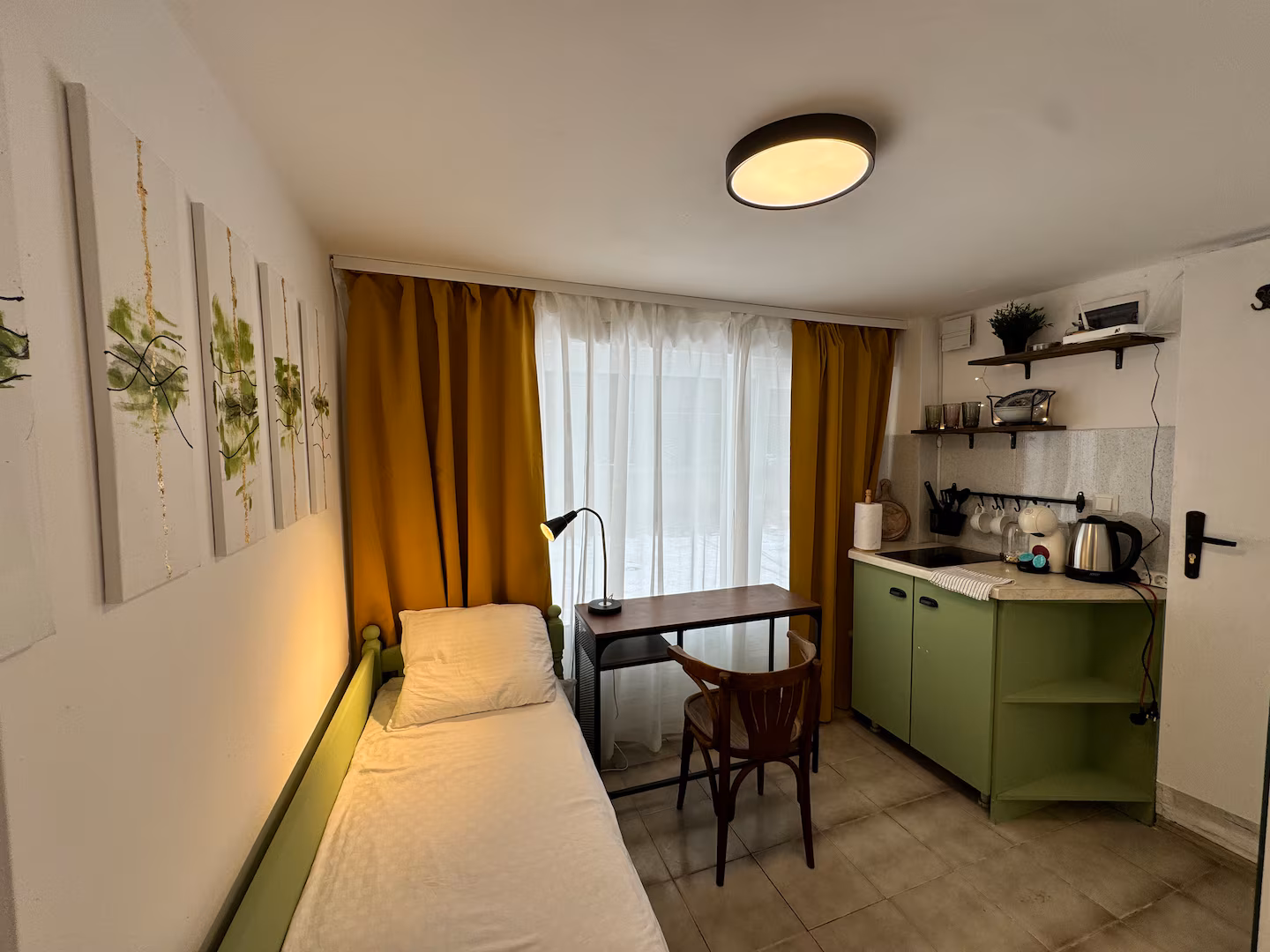 Bachelor’s shelter|7minSea|cente